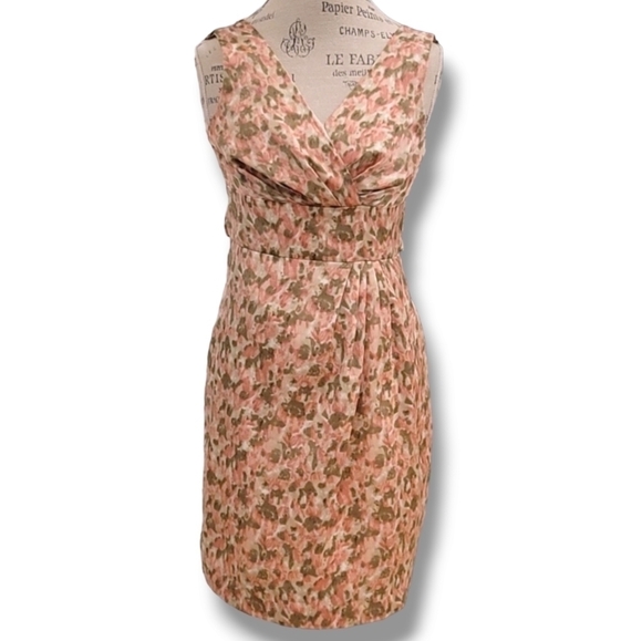 Talbots Sleeveless V-Neck Peach, Cream & Peach Floral Printed Dress - Size 2P - Picture 1 of 7